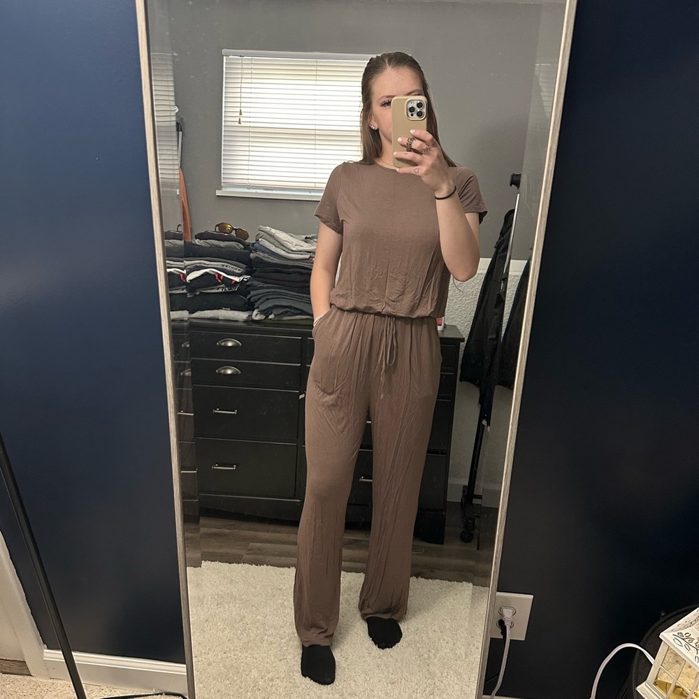 Jumpsuit - Picture 4 of 5